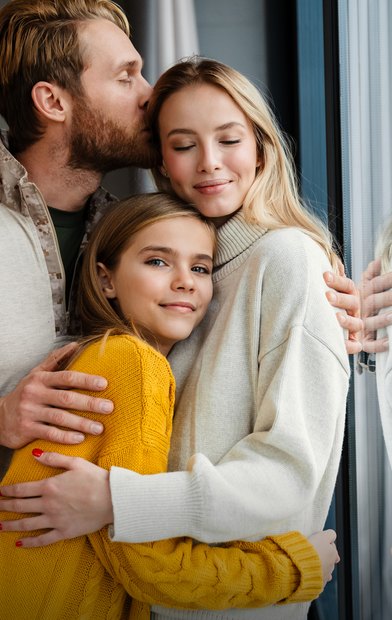 Familia disfrutando de un apartamento en Destino Castilla